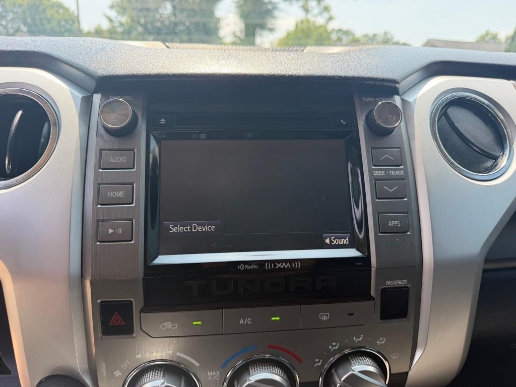 Toyota Tundra SR5 5.7L V8 FFV CrewMax 4WD 2017