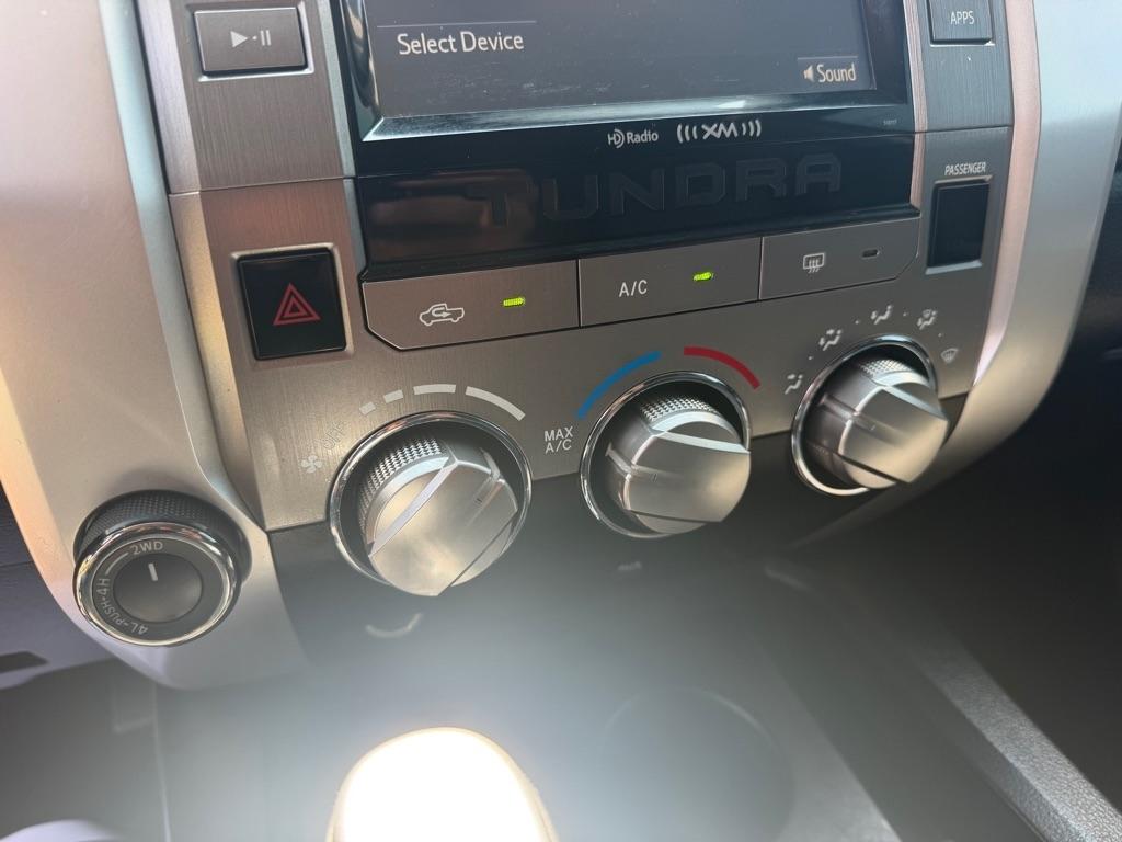 Toyota Tundra SR5 5.7L V8 FFV CrewMax 4WD 2017