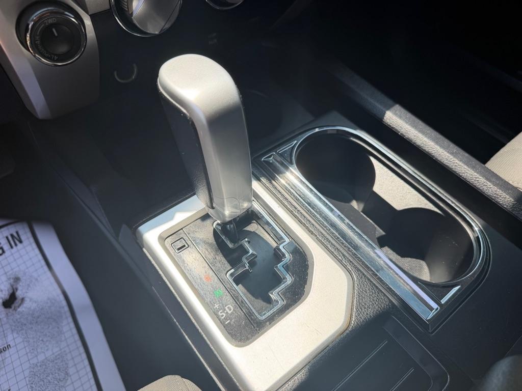 Toyota Tundra SR5 5.7L V8 FFV CrewMax 4WD 2017