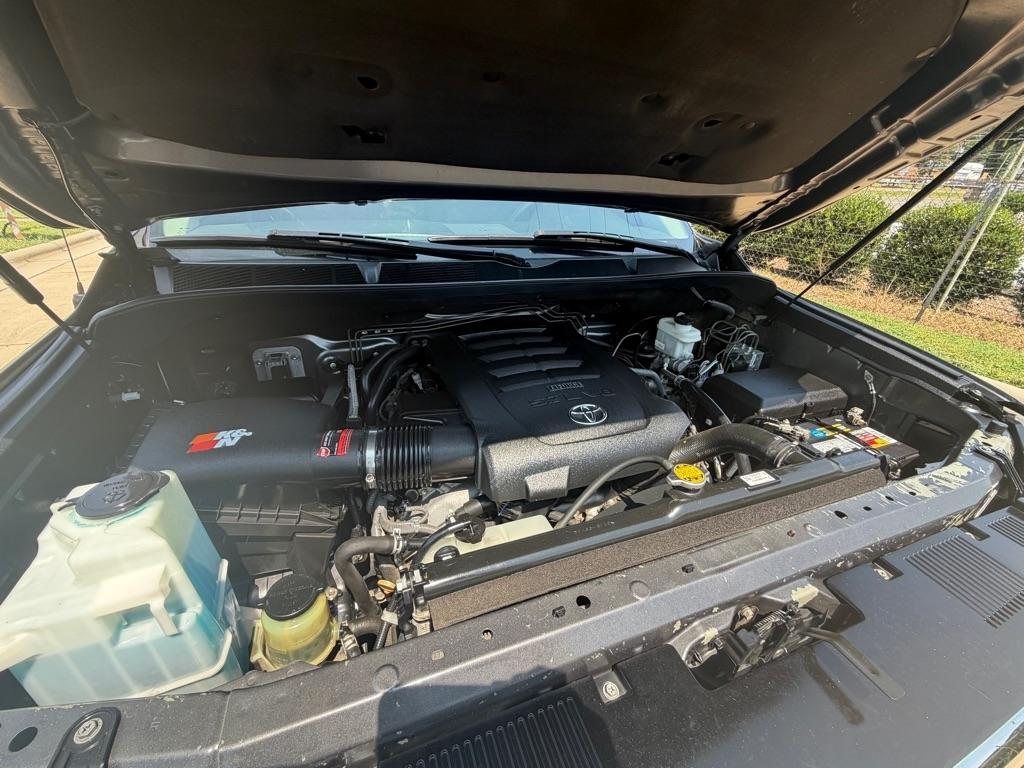 Toyota Tundra SR5 5.7L V8 FFV CrewMax 4WD 2017
