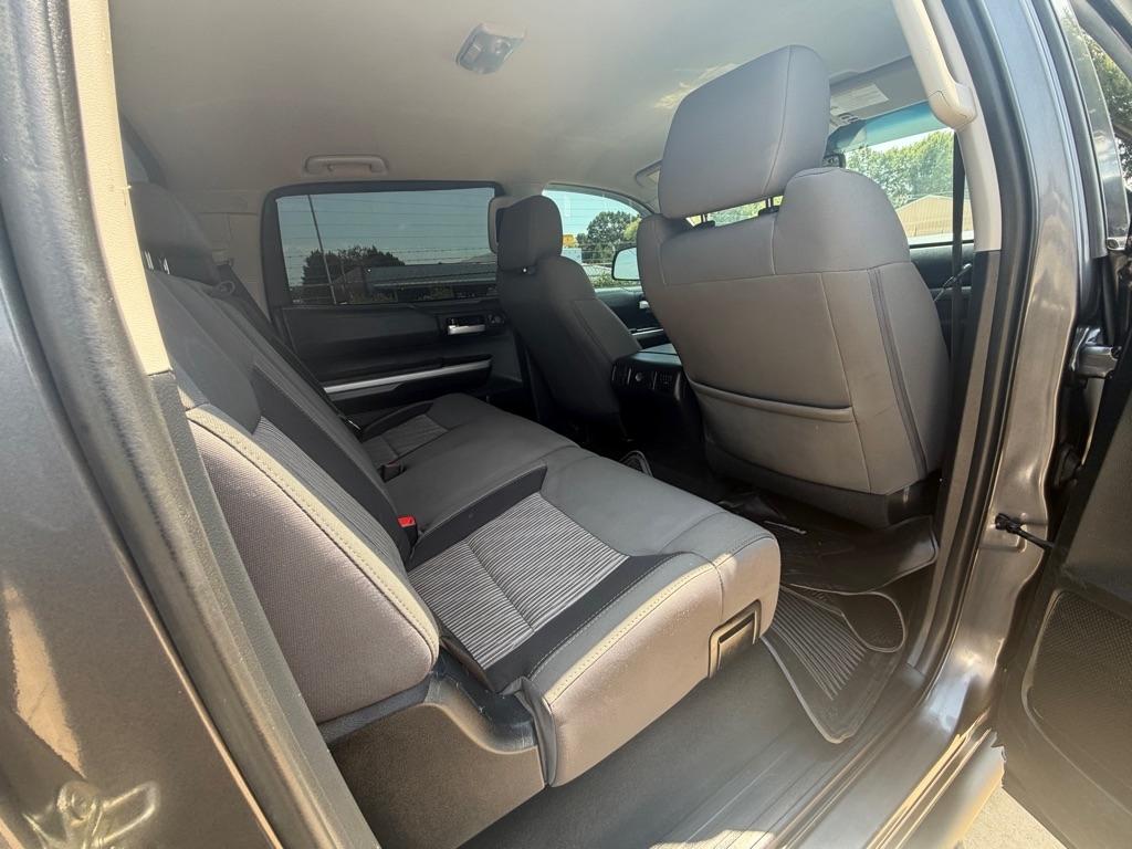 Toyota Tundra SR5 5.7L V8 FFV CrewMax 4WD 2017