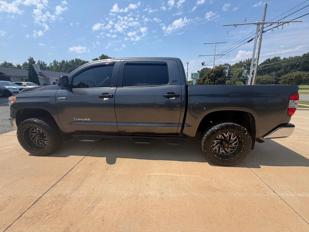 Toyota Tundra SR5 5.7L V8 FFV CrewMax 4WD 2017