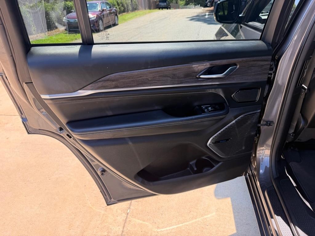 Jeep Grand Cherokee L Overland 4WD 2023