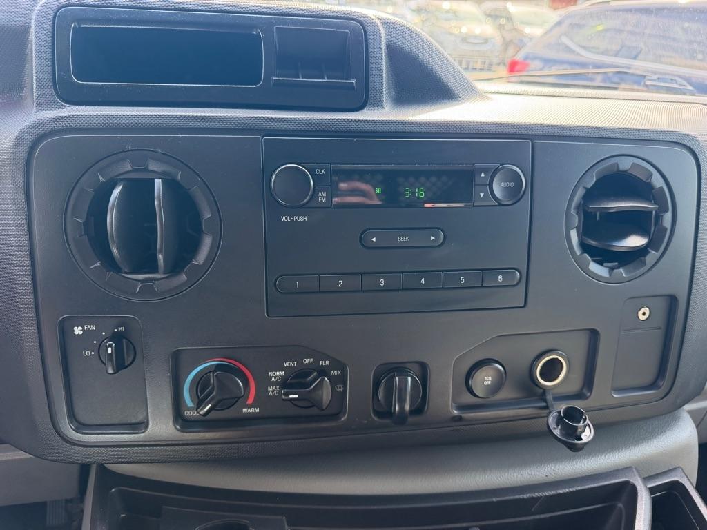 Ford Econoline E-150 2014
