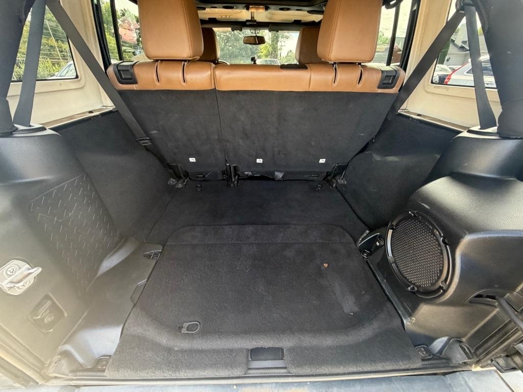 Jeep Wrangler Unlimited Sahara 4WD 2014