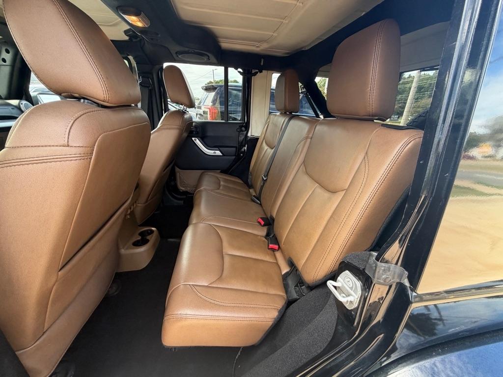 Jeep Wrangler Unlimited Sahara 4WD 2014