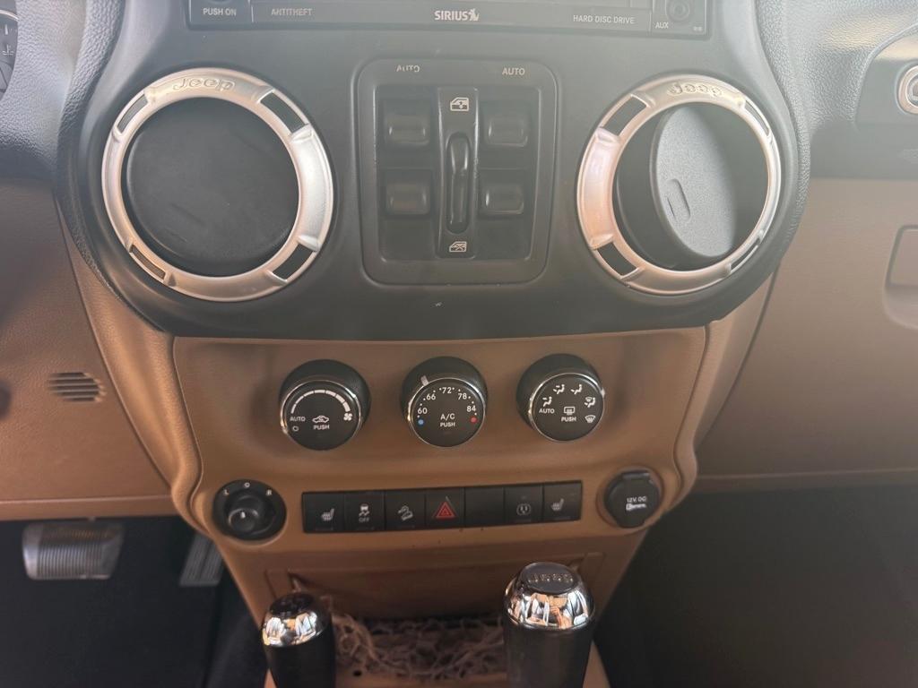 Jeep Wrangler Unlimited Sahara 4WD 2014