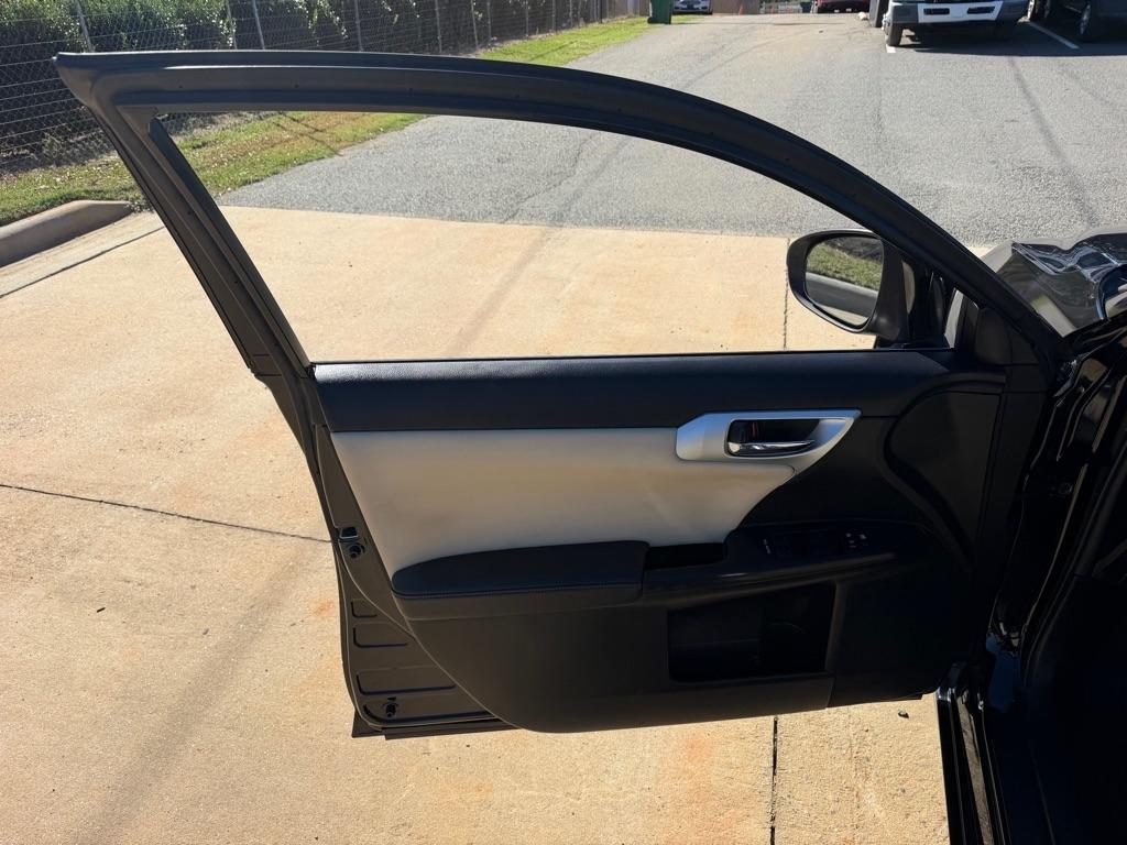 Lexus CT 200h Base 2013