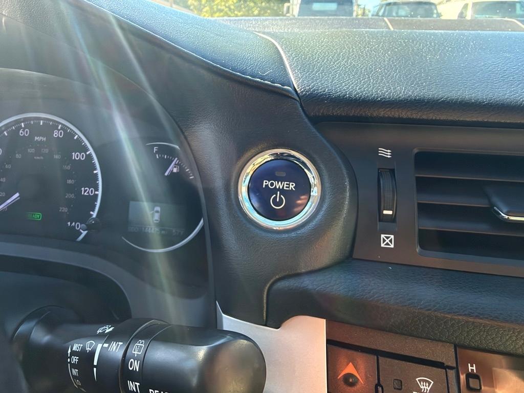 Lexus CT 200h Base 2013