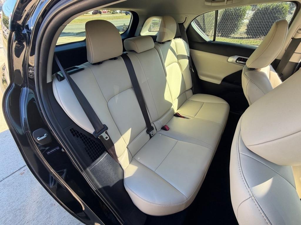 Lexus CT 200h Base 2013
