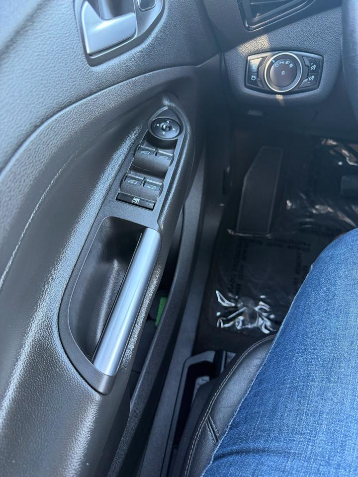 Ford Escape Titanium FWD 2016