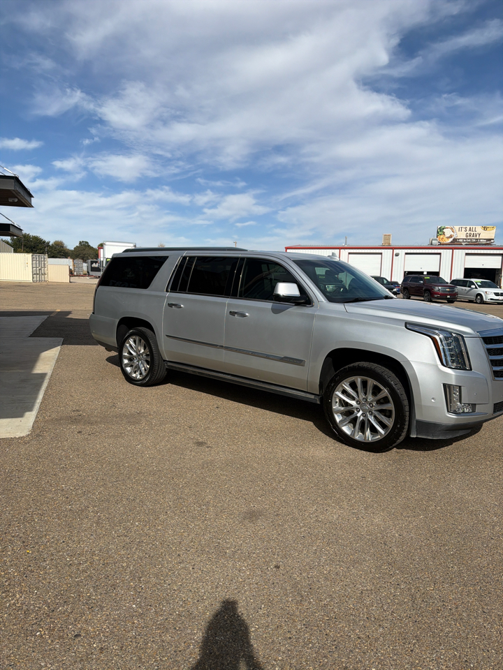 2017 Cadillac Escalade ESV Premium Luxury photo 2