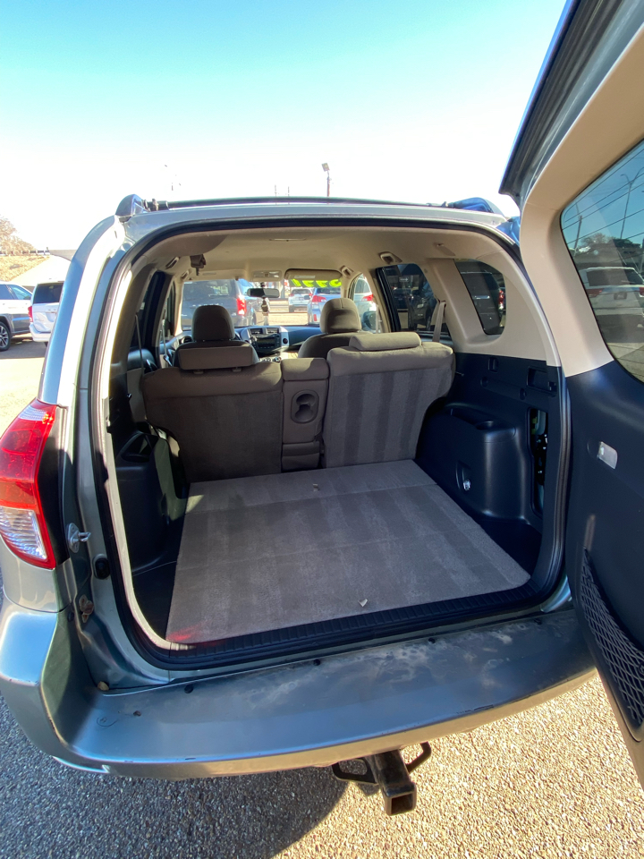 Toyota RAV4 Base V6 4WD 2006