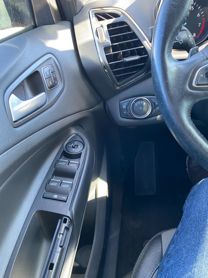 Ford Escape Titanium 4WD 2017