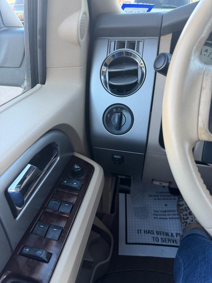 Ford Expedition King Ranch 4WD 2011