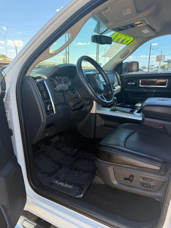RAM 1500 Laramie Crew Cab 4WD 2012