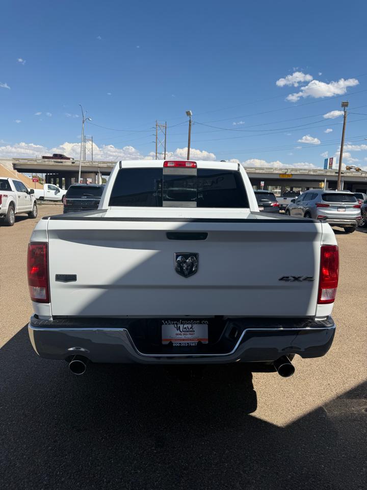 RAM 1500 Laramie Crew Cab 4WD 2012