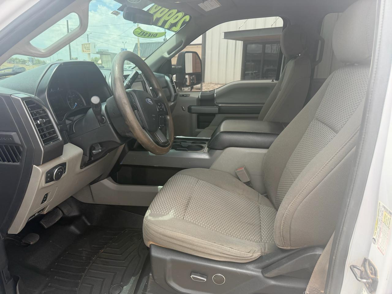 Ford F-250 SD XLT Crew Cab 4WD 2019