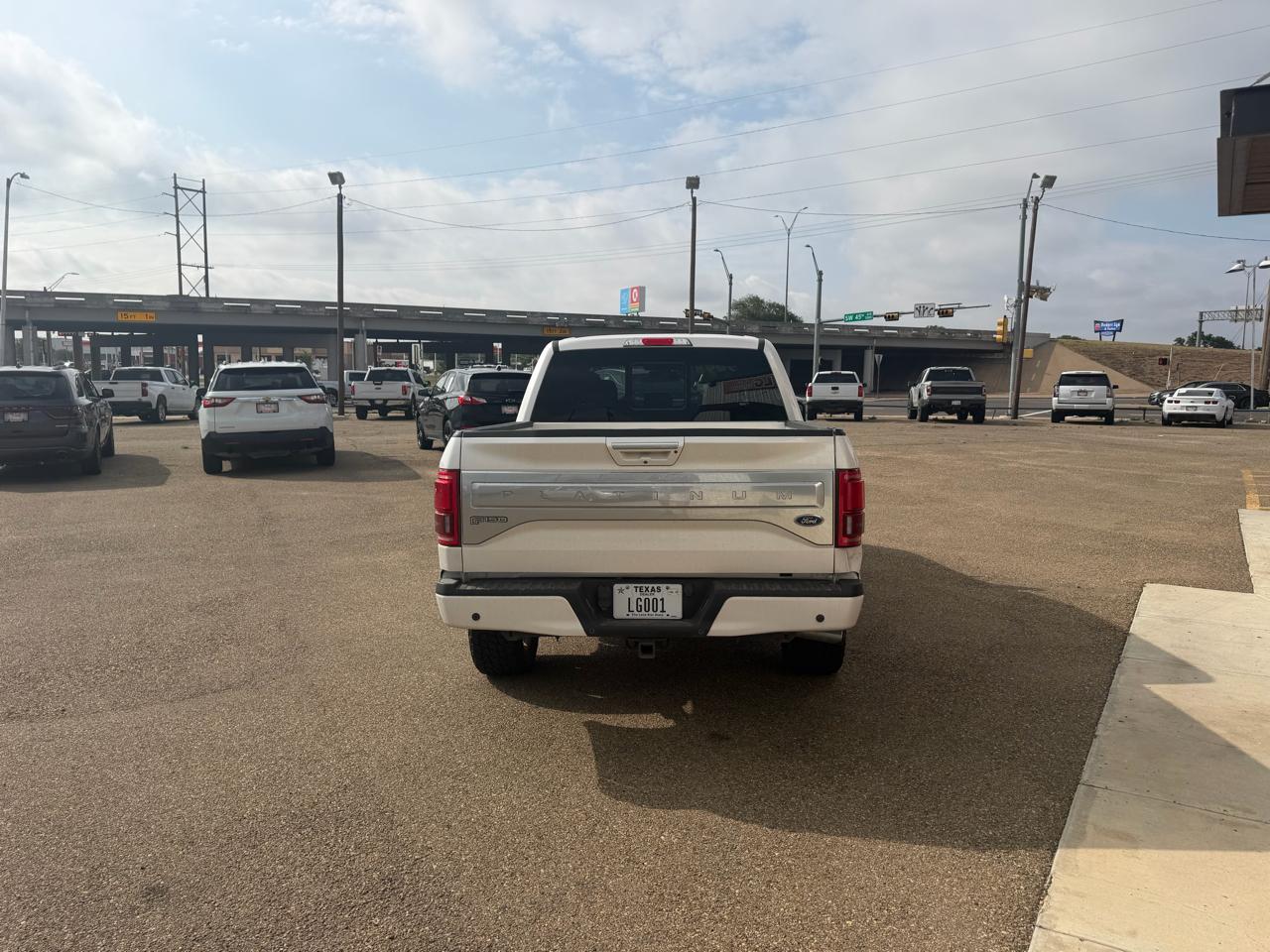 Ford F-150 4WD SuperCrew 145" Platinum 2017