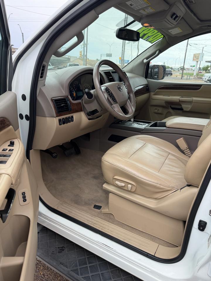 Nissan Armada Platinum 4WD 2013