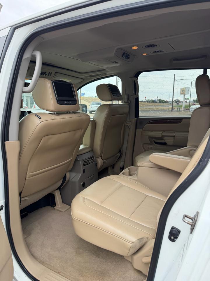 Nissan Armada Platinum 4WD 2013