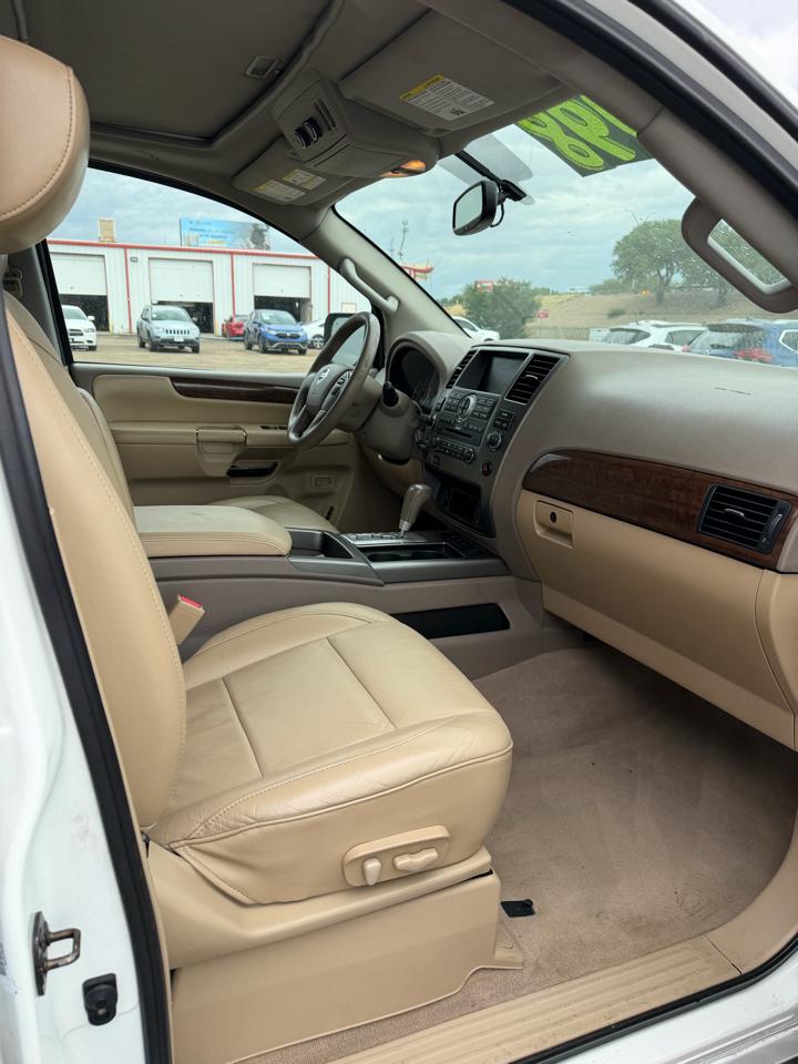 Nissan Armada Platinum 4WD 2013