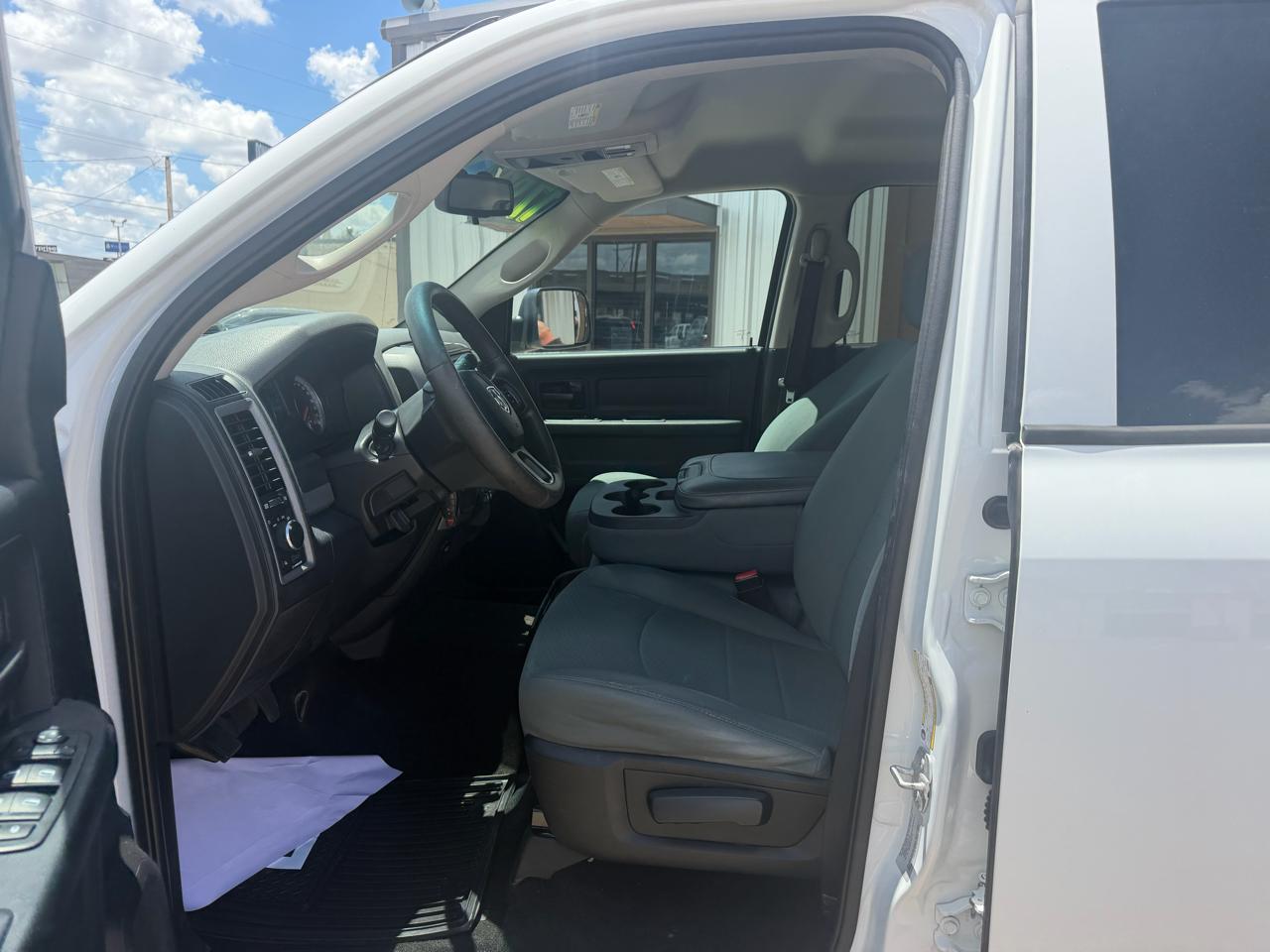 RAM 2500 Tradesman Crew Cab SWB 4WD 2015