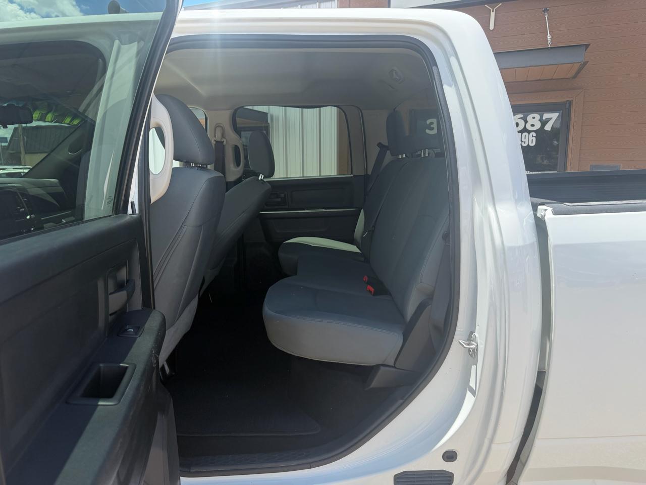 RAM 2500 Tradesman Crew Cab SWB 4WD 2015