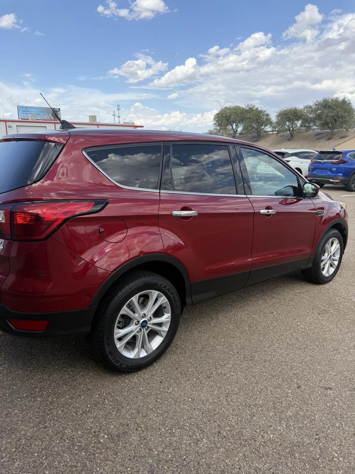 Ford Escape Titanium Hybrid FWD 2019