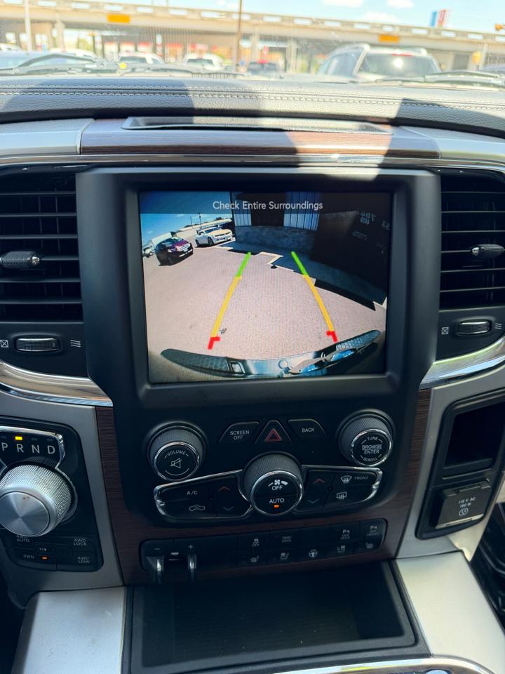 RAM 1500 Laramie Crew Cab SWB 4WD 2015