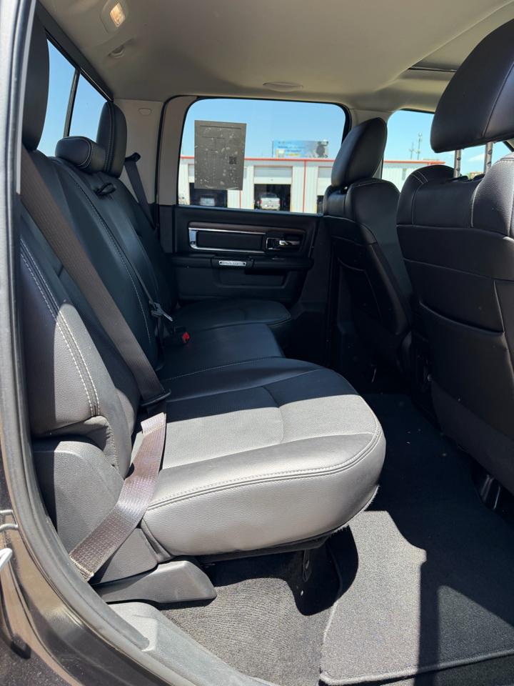 RAM 1500 Laramie Crew Cab SWB 4WD 2015