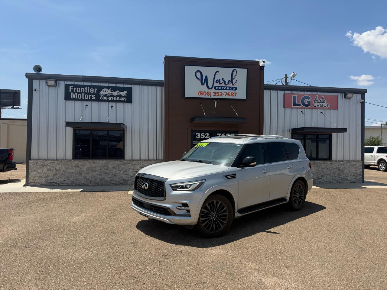 Infiniti QX80 LUXE 2021