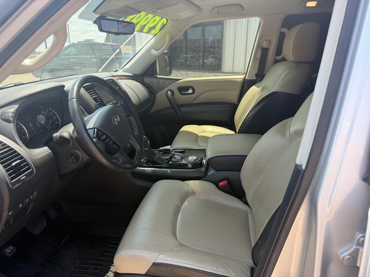 Infiniti QX80 LUXE 2021