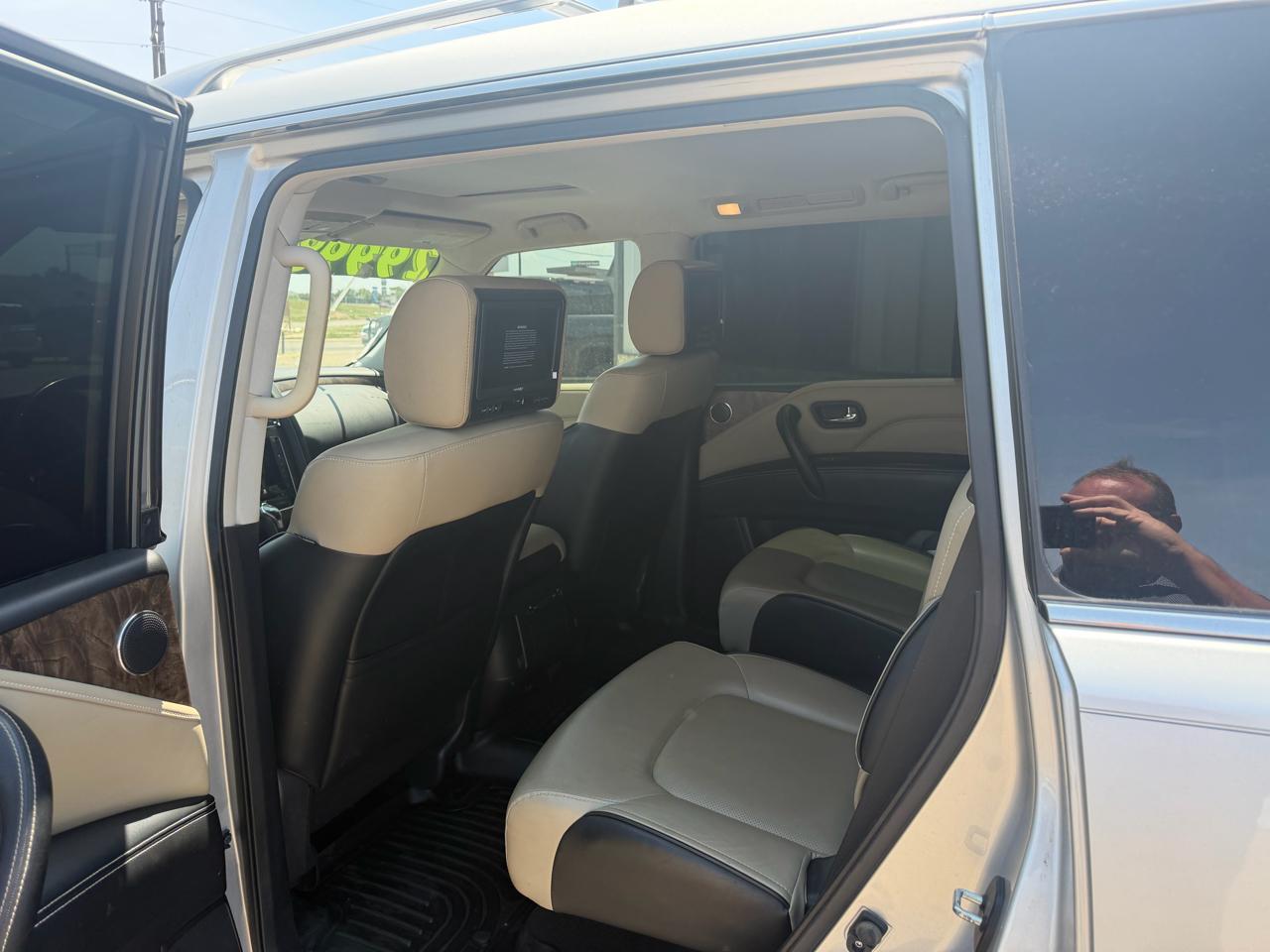 Infiniti QX80 LUXE 2021