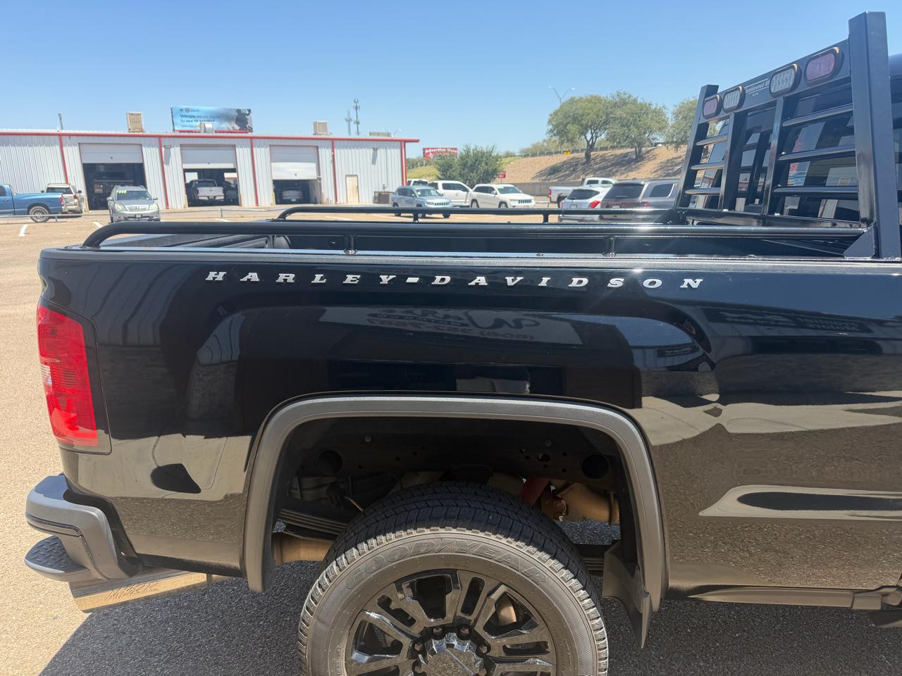 GMC Sierra 2500HD Denali Crew Cab 4WD 2017