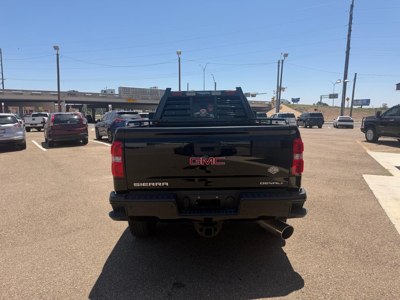 GMC Sierra 2500HD Denali Crew Cab 4WD 2017