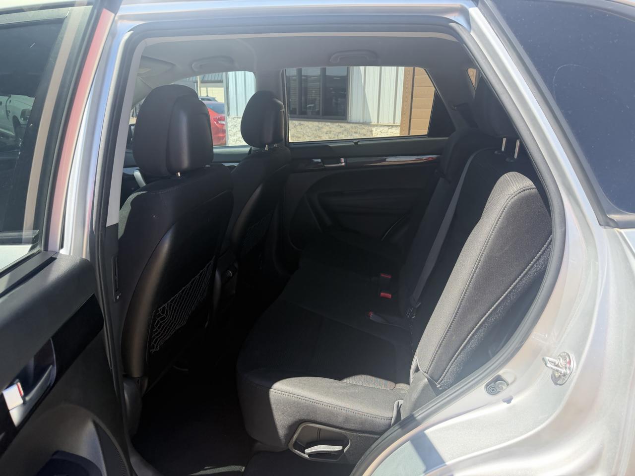 Kia Sorento LX 2WD 2014