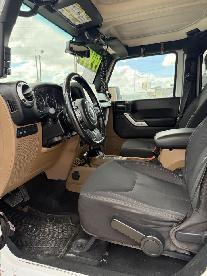 2013 Jeep Wrangler Unlimited Rubicon - Photo 8