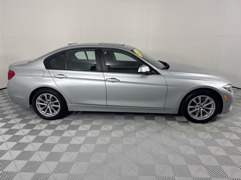 BMW 3-Series 320i Sedan 2017
