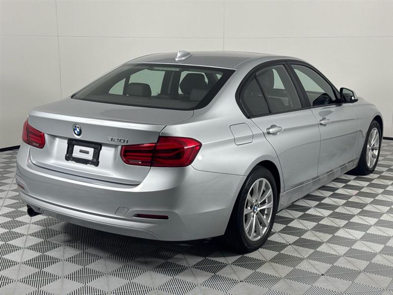 BMW 3-Series 320i Sedan 2017