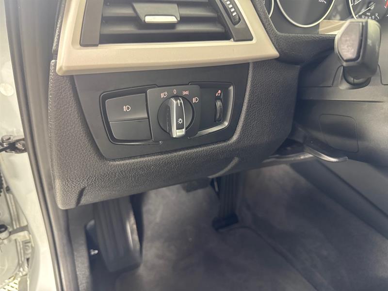 BMW 3-Series 320i Sedan 2017