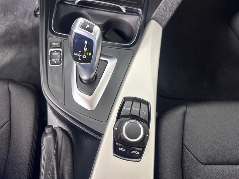 BMW 3-Series 320i Sedan 2017