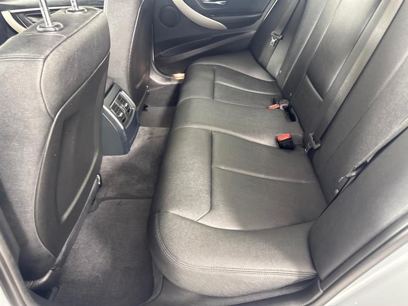 BMW 3-Series 320i Sedan 2017