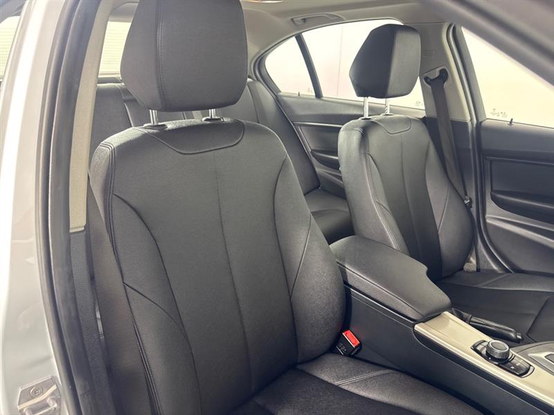 BMW 3-Series 320i Sedan 2017