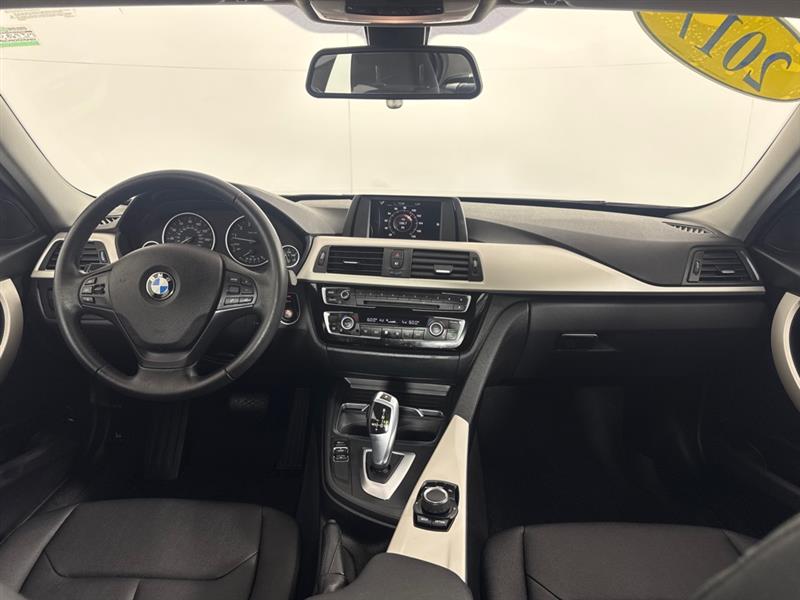 BMW 3-Series 320i Sedan 2017