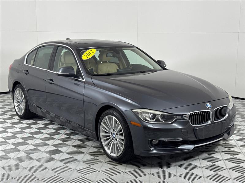 BMW 3-Series 328i Sedan 2012