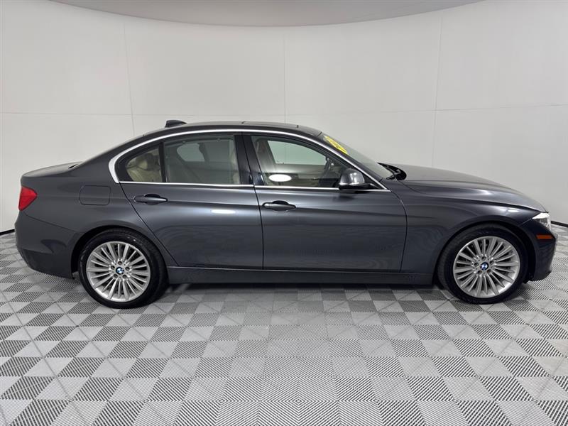 BMW 3-Series 328i Sedan 2012