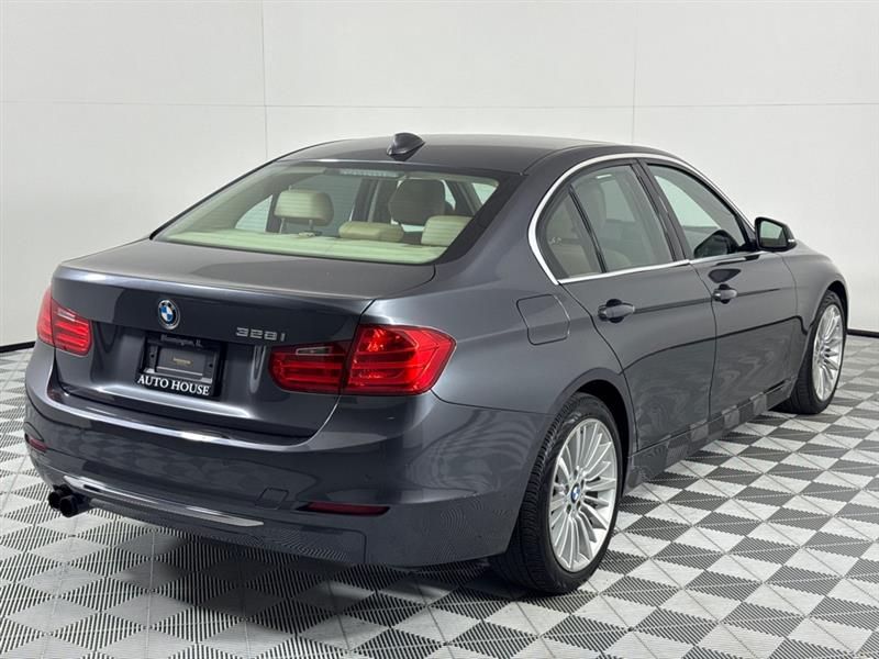 BMW 3-Series 328i Sedan 2012