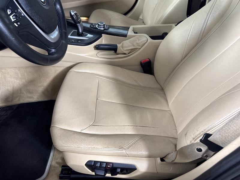 BMW 3-Series 328i Sedan 2012