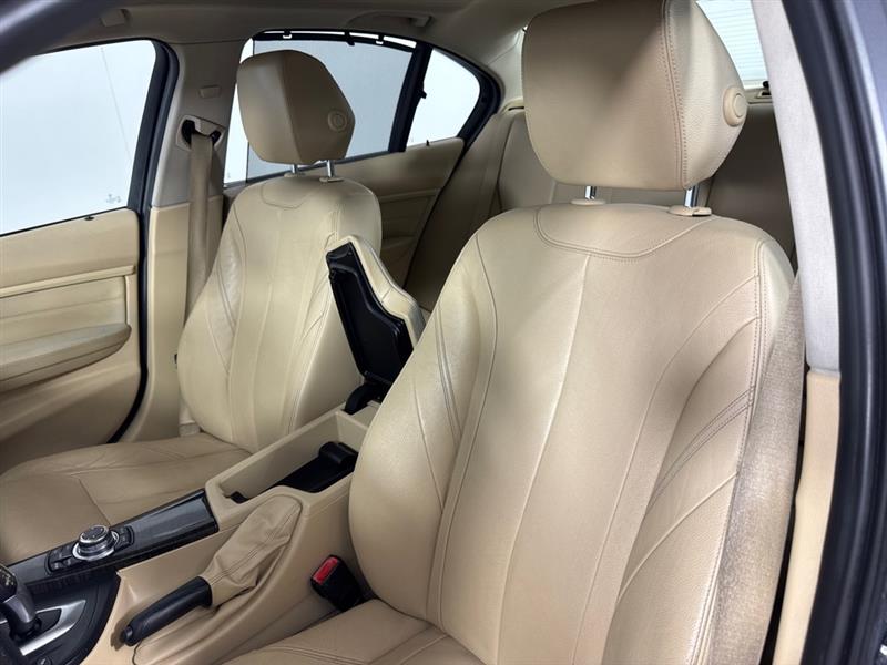 BMW 3-Series 328i Sedan 2012